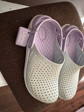 NWOT Literide crocs.